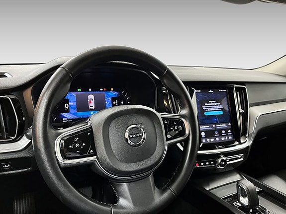 Volvo V60 Cross Country 7 of 12