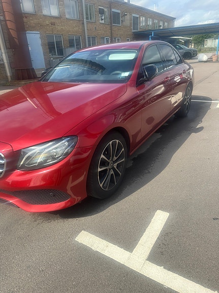 Mercedes-Benz E200 d 2 of 5