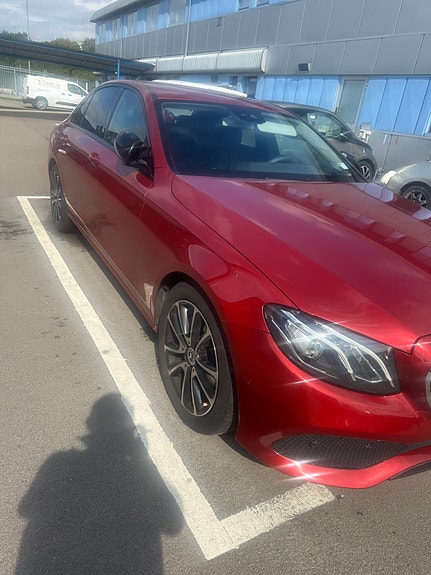 Mercedes-Benz E200 d 3 of 5