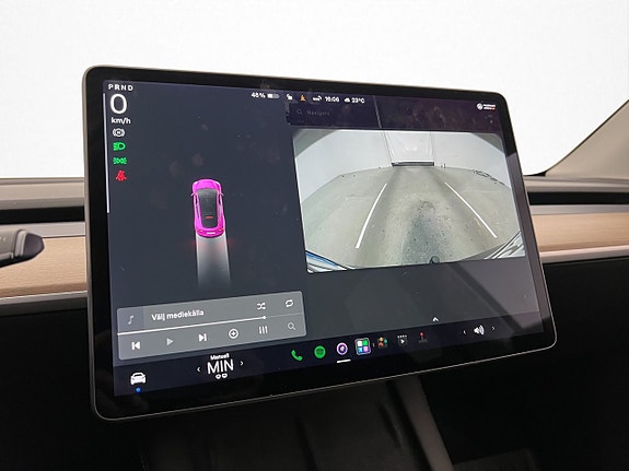Tesla Model Y 19 of 30