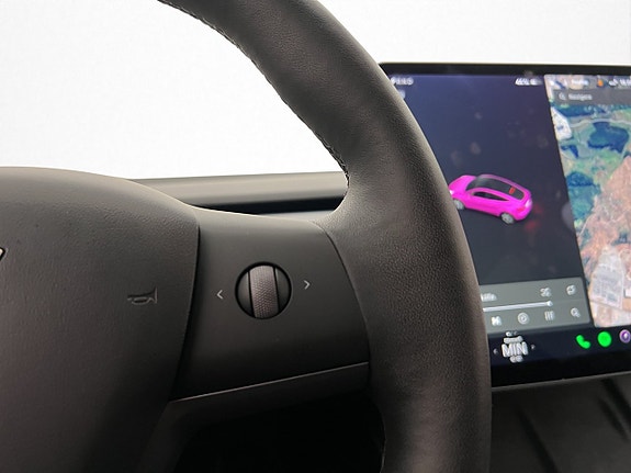 Tesla Model Y 17 of 30