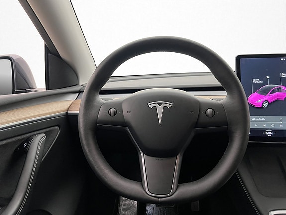 Tesla Model Y 15 of 30