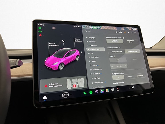 Tesla Model Y 24 of 30