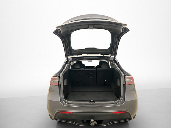 Tesla Model Y 30 of 30