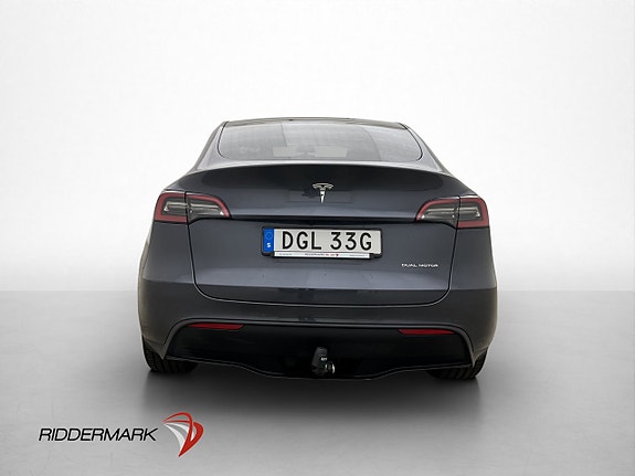 Tesla Model Y 7 of 30