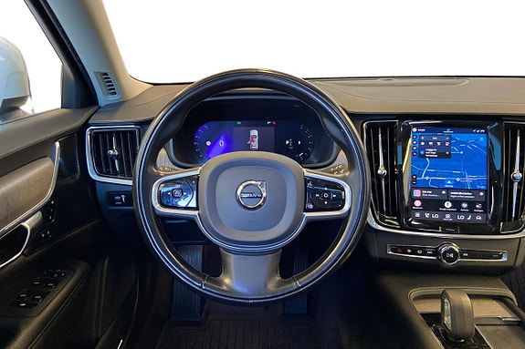 Volvo V90 Cross Country 14 of 30