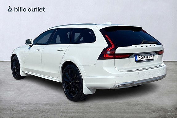 Volvo V90 Cross Country 4 of 30