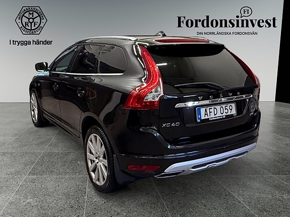 Volvo XC60 3 of 16