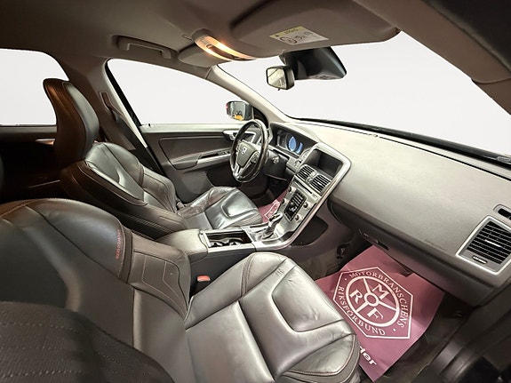 Volvo XC60 15 of 16