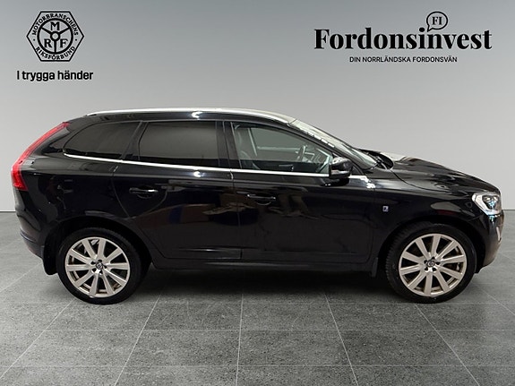 Volvo XC60 6 of 16