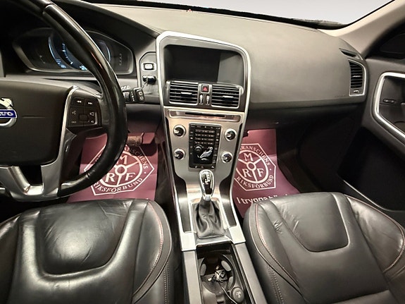 Volvo XC60 11 of 16