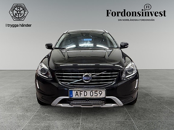 Volvo XC60 8 of 16