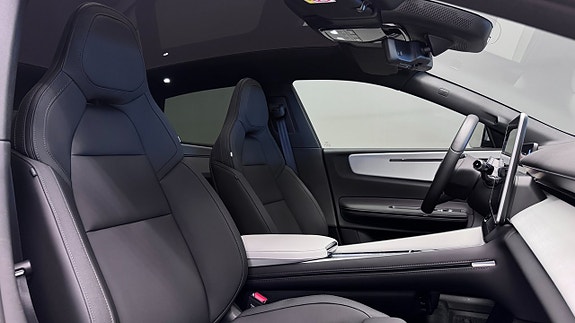 Polestar 4 10 of 27