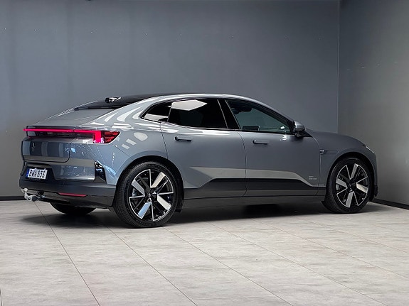 Polestar 4 2 of 27