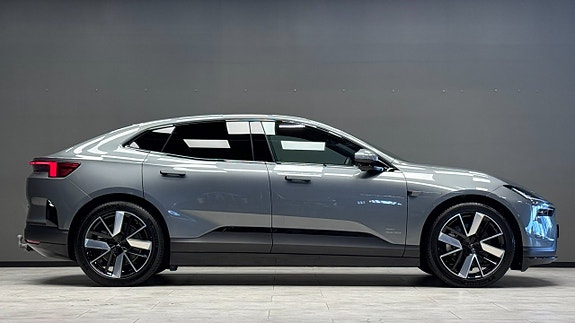 Polestar 4 6 of 27