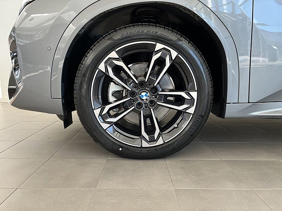 BMW iX2 4 of 15
