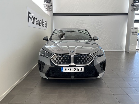 BMW iX2 2 of 15