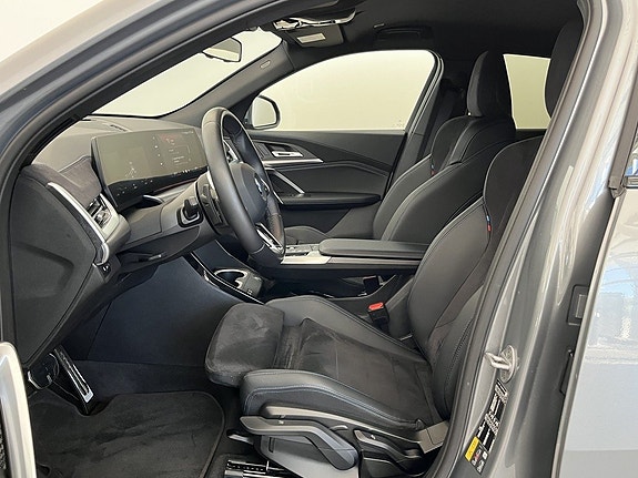 BMW iX2 5 of 15