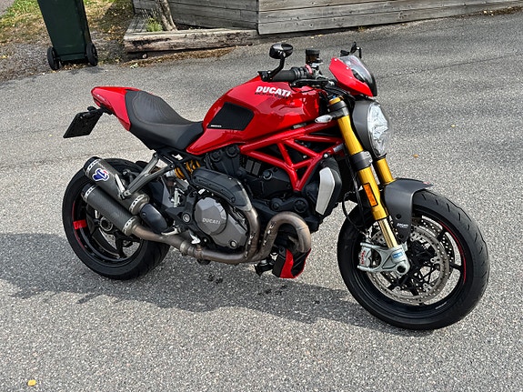 Ducati Monster 1200 S 4 of 7