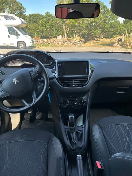 Peugeot 208 4 of 5