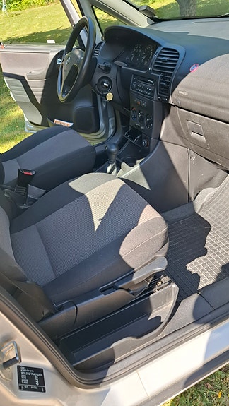 Opel Zafira 6 of 12