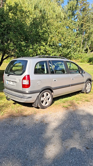 Opel Zafira 3 of 12