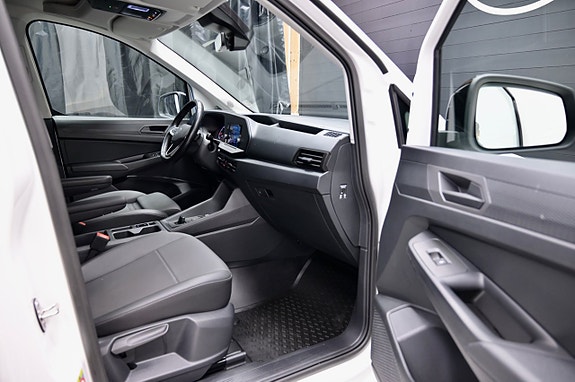 Volkswagen Caddy Maxi 9 of 15