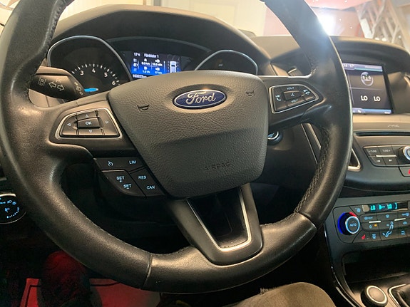 Ford Focus 9 of 12