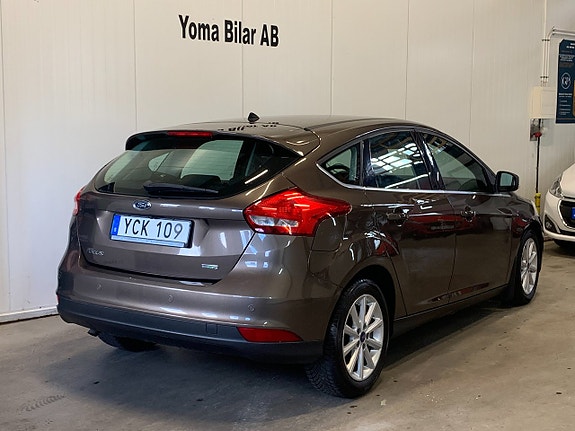 Ford Focus 5 of 12
