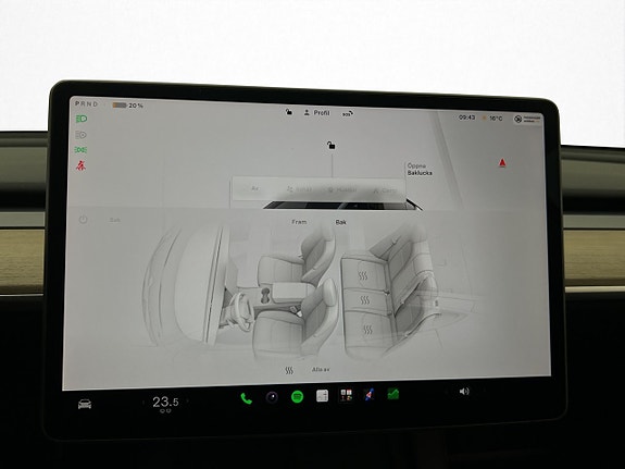 Tesla Model Y 19 of 30