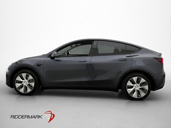 Tesla Model Y 8 of 30