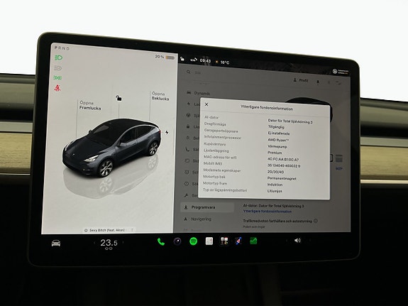 Tesla Model Y 21 of 30