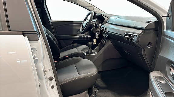 Dacia Sandero 3 of 10