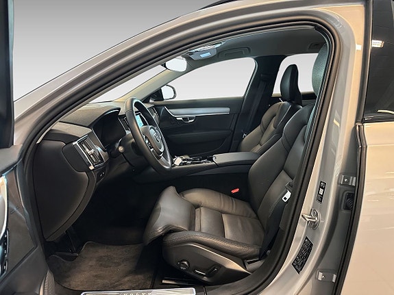 Volvo V90 10 of 12
