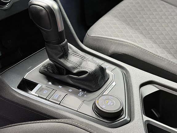 Volkswagen Tiguan 12 of 18