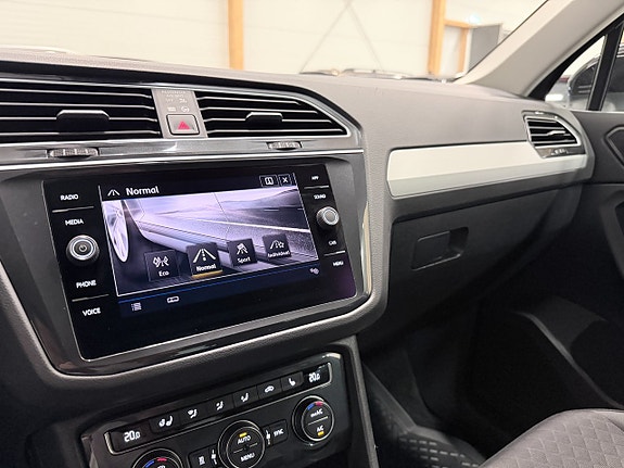Volkswagen Tiguan 13 of 18