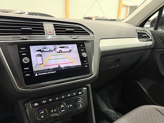 Volkswagen Tiguan 14 of 18