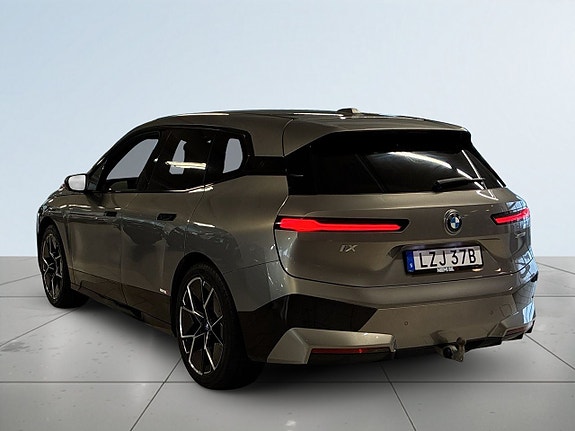 BMW iX 5 of 20