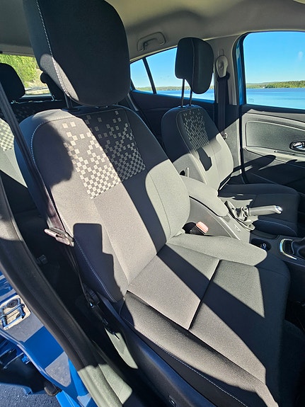 Renault Megane III 9 of 12