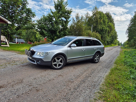 Skoda Superb 4 of 9