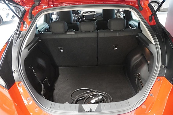 Nissan Leaf 5 of 14