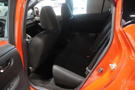 Nissan Leaf 7 of 14