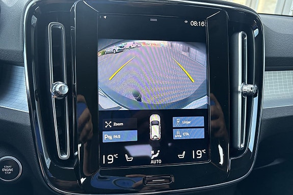 Volvo XC40 25 of 26