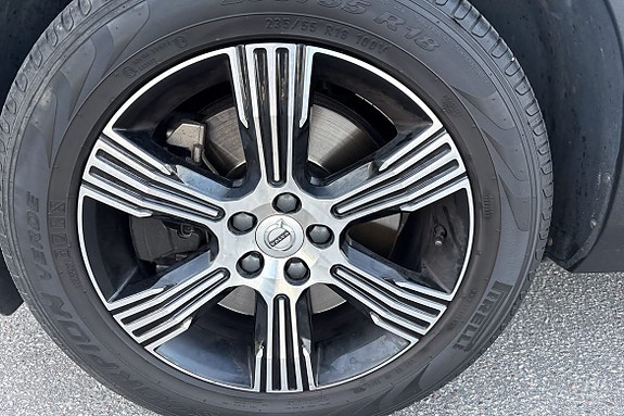Volvo XC40 12 of 26