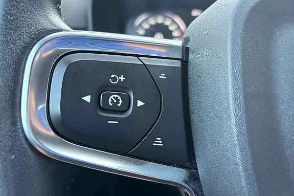 Volvo XC40 24 of 26