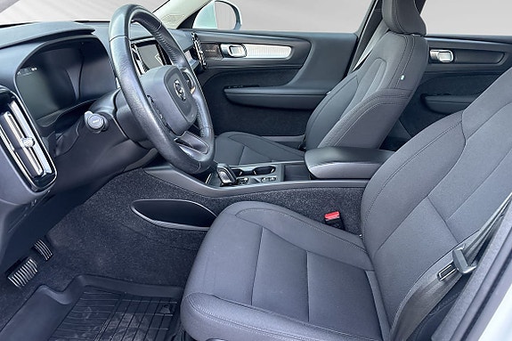 Volvo XC40 7 of 26