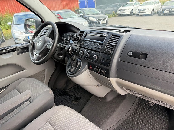 Volkswagen Transporter 10 of 23