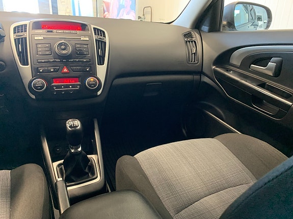 Kia Ceed 7 of 12