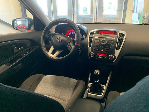 Kia Ceed 6 of 12