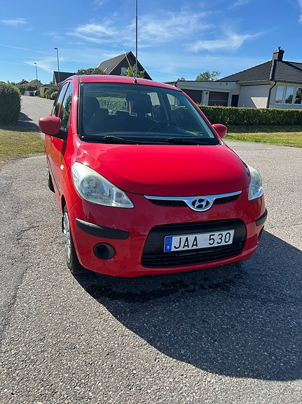 Hyundai i10 2 of 8
